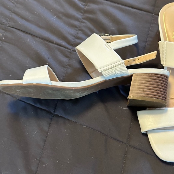 Sandals - Picture 2 of 3